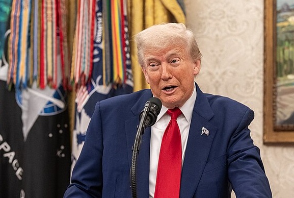 P20250528JB-0590_President_Donald_Trump_gives_remarks_during_the_swearing-in_ceremony_for_the_Interim_U.S._Attorney_for_the_District_of_Columbia_Jeanine_Pirro